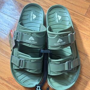 NWT Ozark Trail men’s Sandals